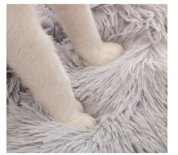 Plush Warm Dog Bed In Winter